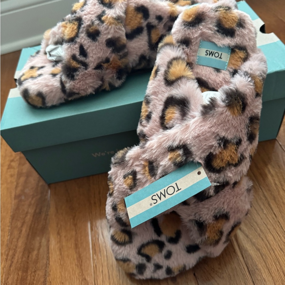 TOMS Leopard Print Fuzzy Slippers